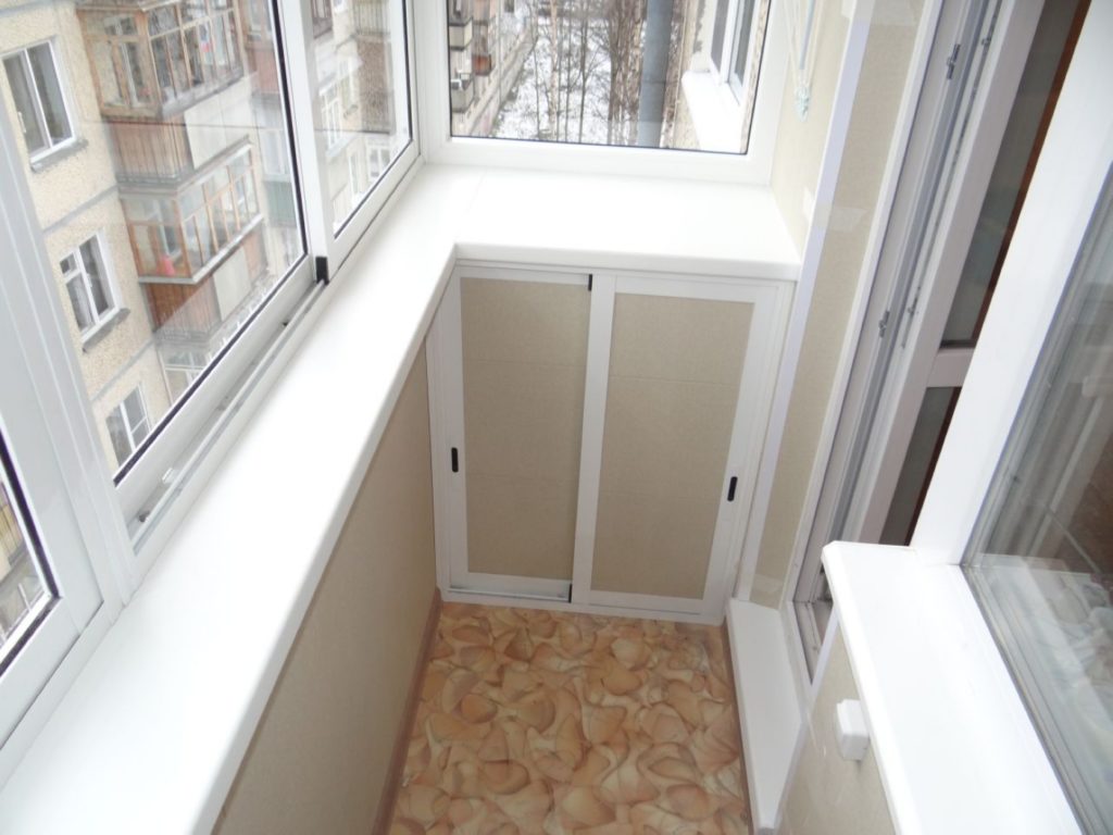 Холодное остекление балкона профилем Provedal с мебелью в Жуковском