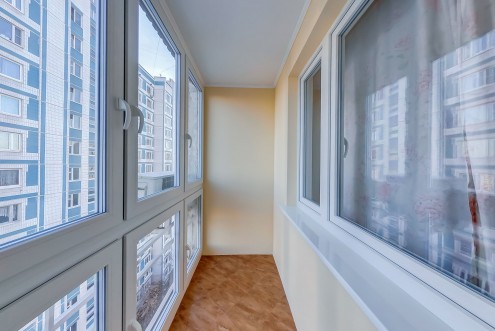 Панорамное остекление балкона с отделкой гипсокартона в Жуковском