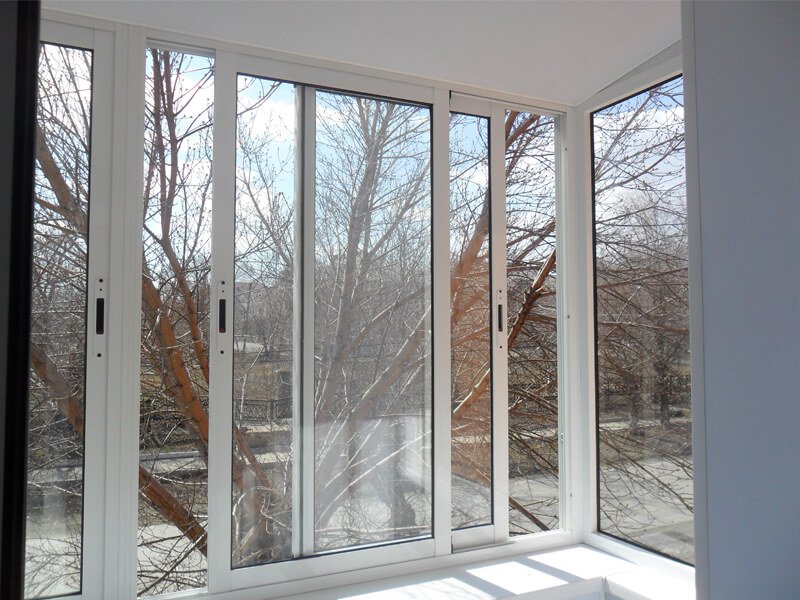 Раздвижное остекление в квартире в Жуковском